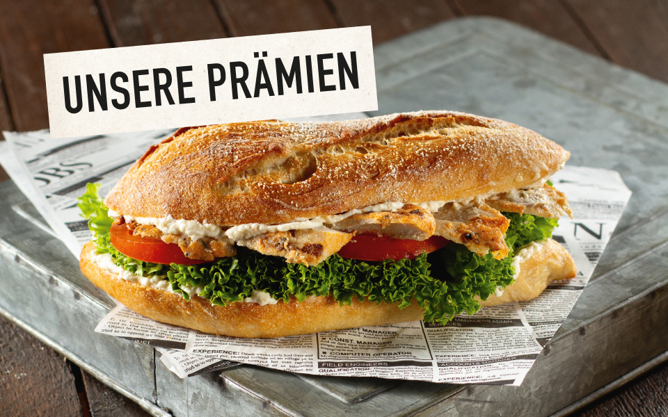 Ein belegtes Brötchen mit Hühnerbrust