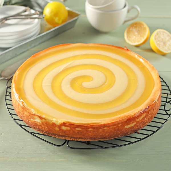 Käsekuchen mit Zitronen-Fruchtspirale