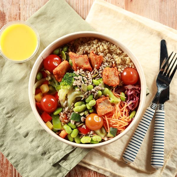 Bowl vegan meatless mit Orange-Ingwer-Dressing