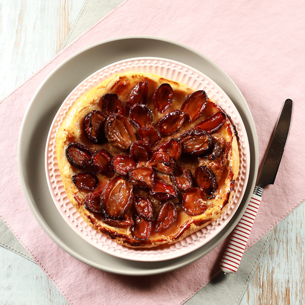 Blätterteigtarte mit Zwetschgen
